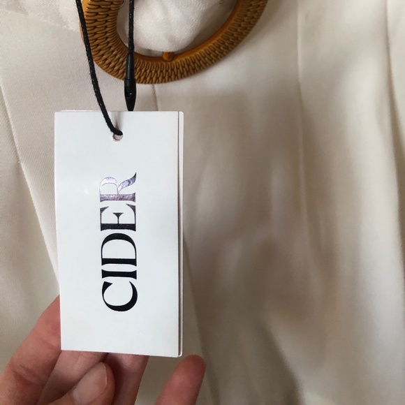 Cider pleated shorts with belt - Picture 4 of 5